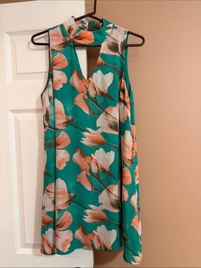 Peach Love California Teal Floral Sleeveless Shift Dress with Keyhole